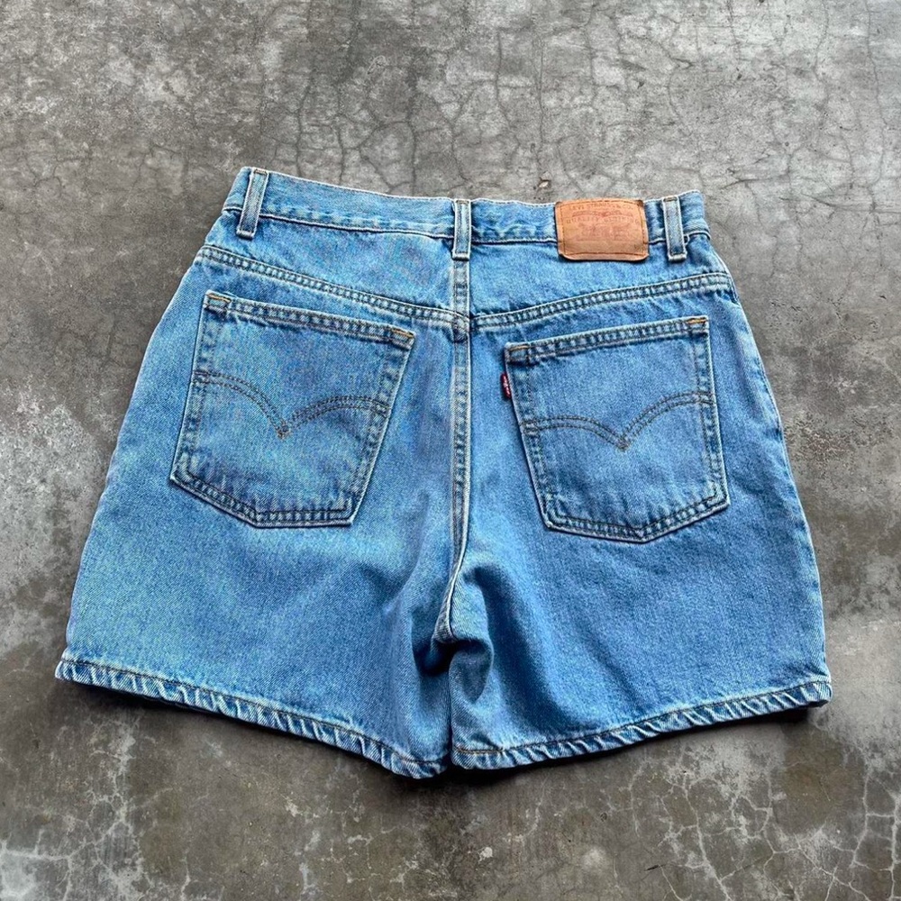 Levi's Vintage 90’s Jean Shorts Mid length 4 in inseam
